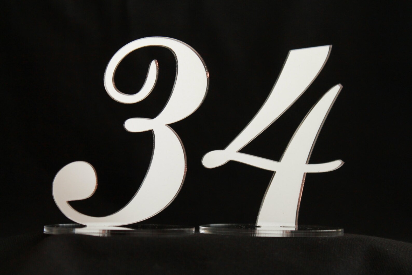 Freestanding Mirror Acrylic We - Table Number Gold 评论和价格